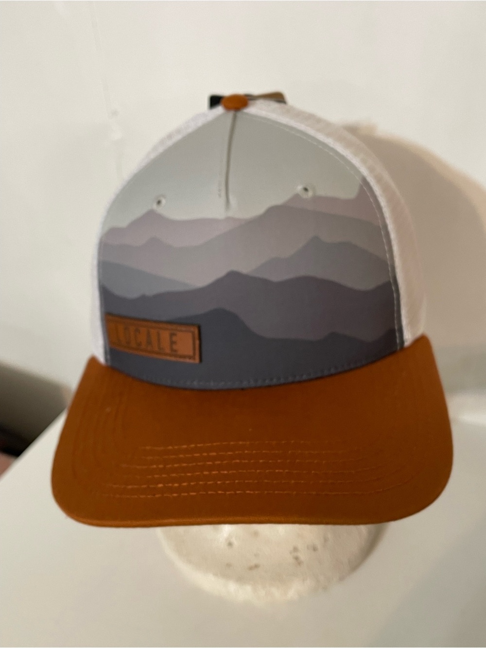 Locale Hat NWT